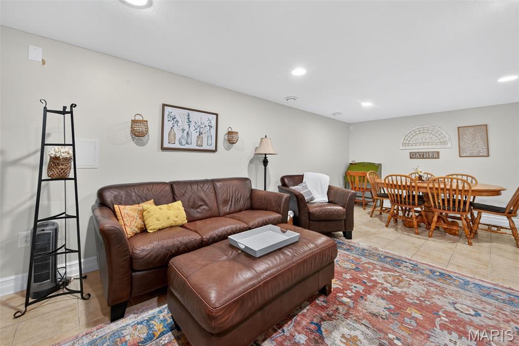 St Charles, Missouri 63303, United States, 3 Bedrooms Bedrooms, ,2 BathroomsBathrooms,Residential,Pending,215245