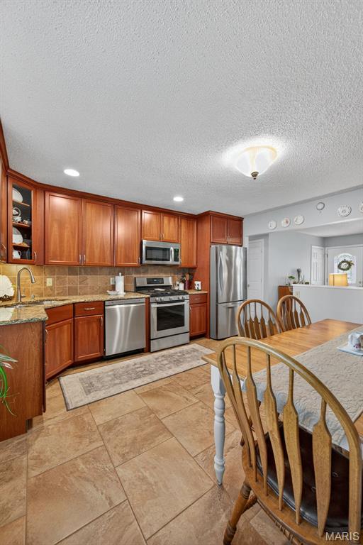 St Charles, Missouri 63303, United States, 3 Bedrooms Bedrooms, ,2 BathroomsBathrooms,Residential,Pending,215245