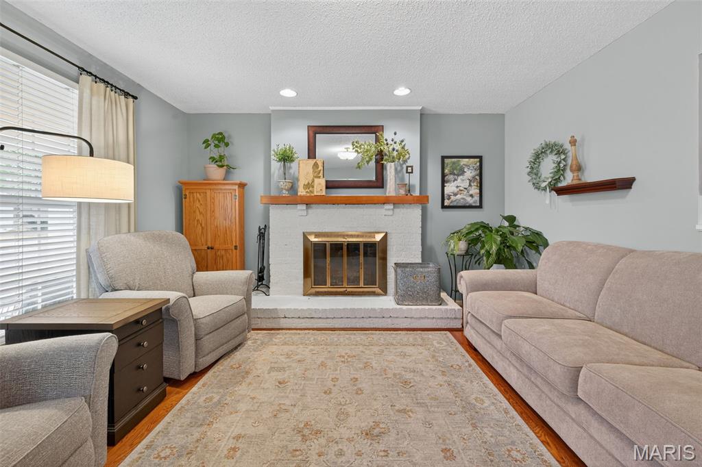 St Charles, Missouri 63303, United States, 3 Bedrooms Bedrooms, ,2 BathroomsBathrooms,Residential,Pending,215245