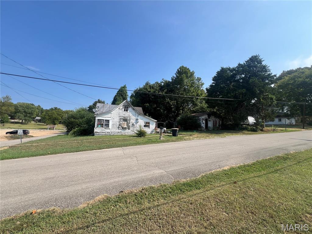Photo of 302 Vine ST, Doniphan, MO 63935 (MLS # 26056843)