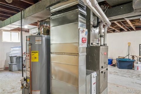 Tiny photo for 1052 Kuhlman Lane, Webster Groves, MO 63119 (MLS # 26003401)