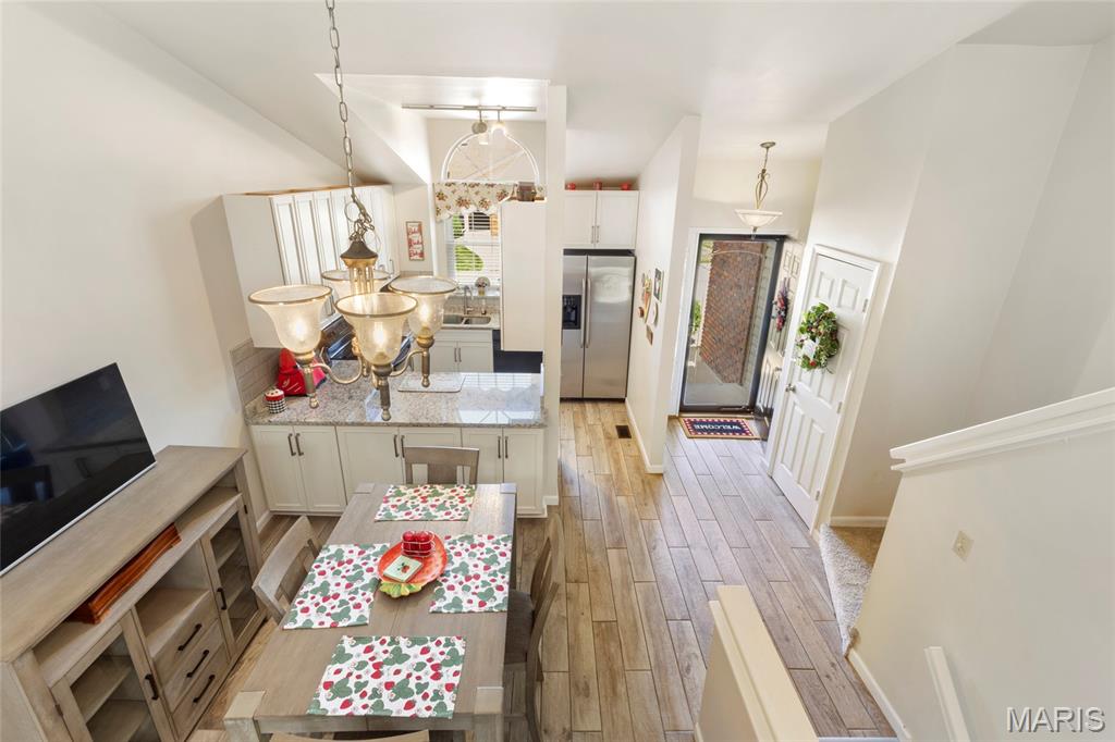 Photo of 1927 Bennington Common Drive, St Louis, MO 63146 (MLS # 26042093)