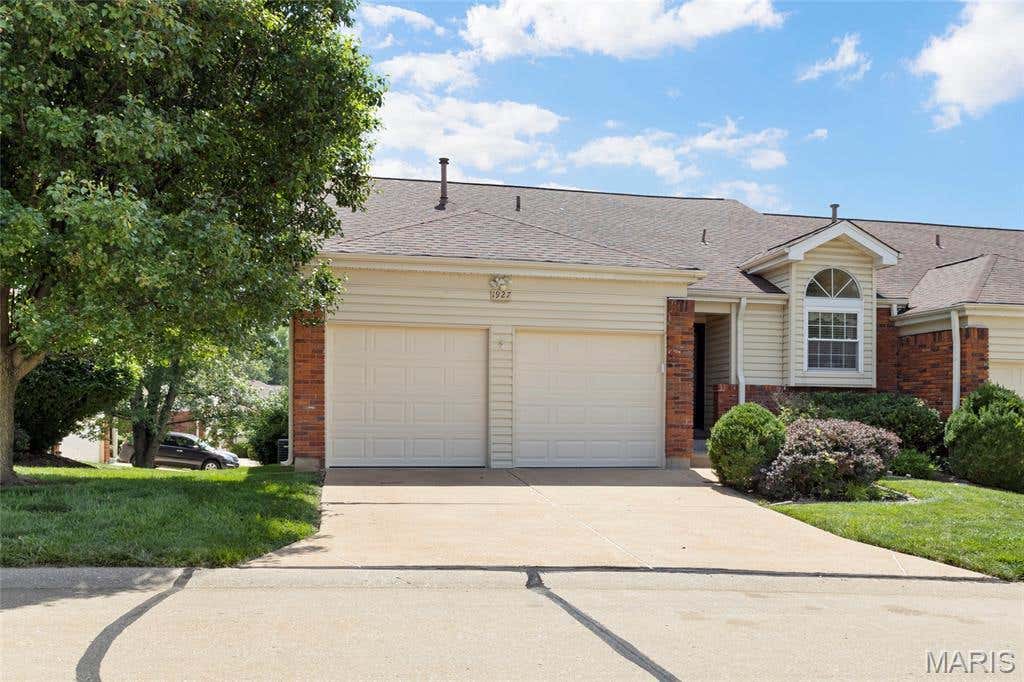 Photo of 1927 Bennington Common Drive, St Louis, MO 63146 (MLS # 26042093)