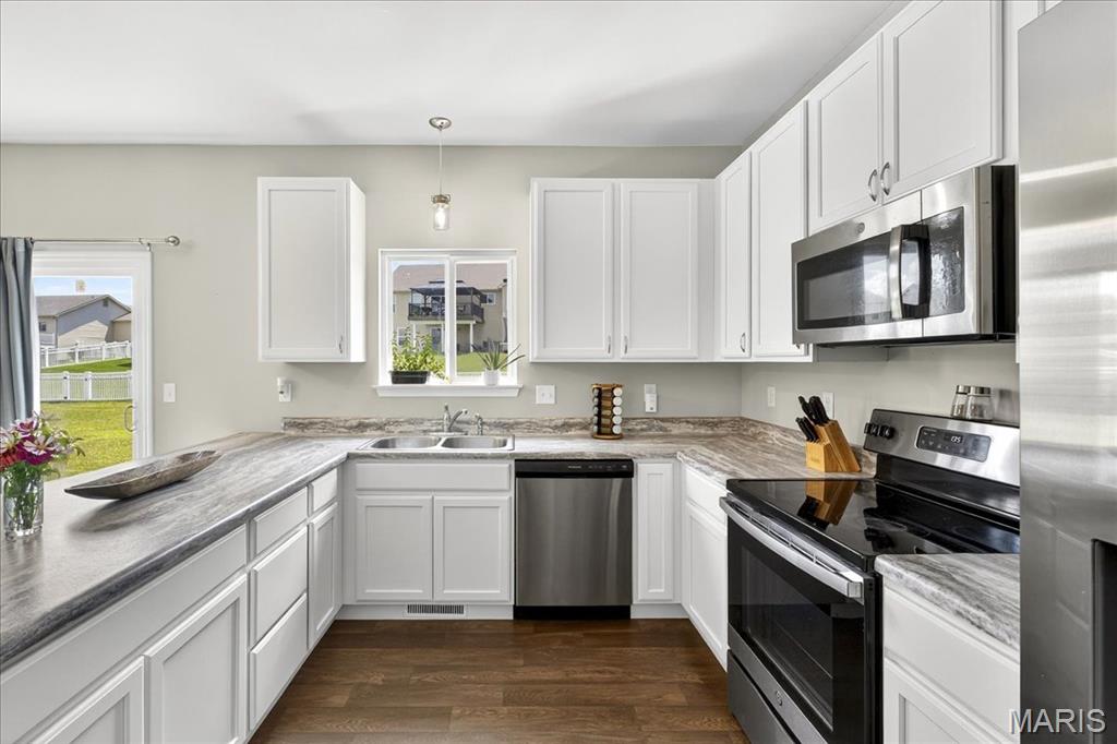 Moscow Mills, Missouri 63362, United States, 3 Bedrooms Bedrooms, ,2 BathroomsBathrooms,Residential,Coming Soon,181026