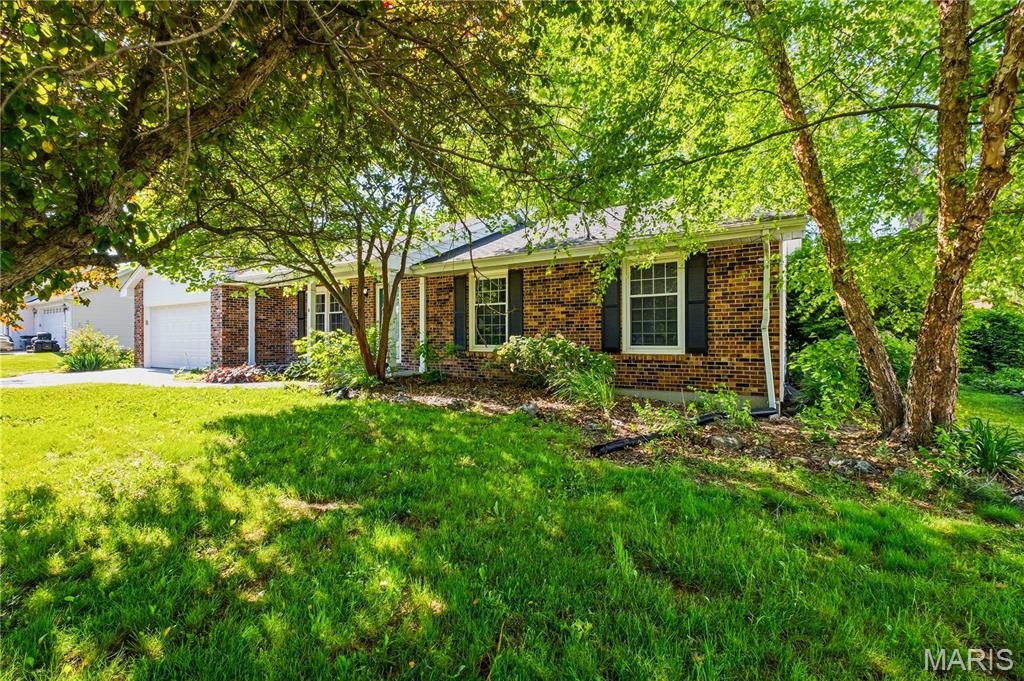 Photo of 9 Rainbow CIR, Montgomery City, MO 63361 (MLS # 26029364)