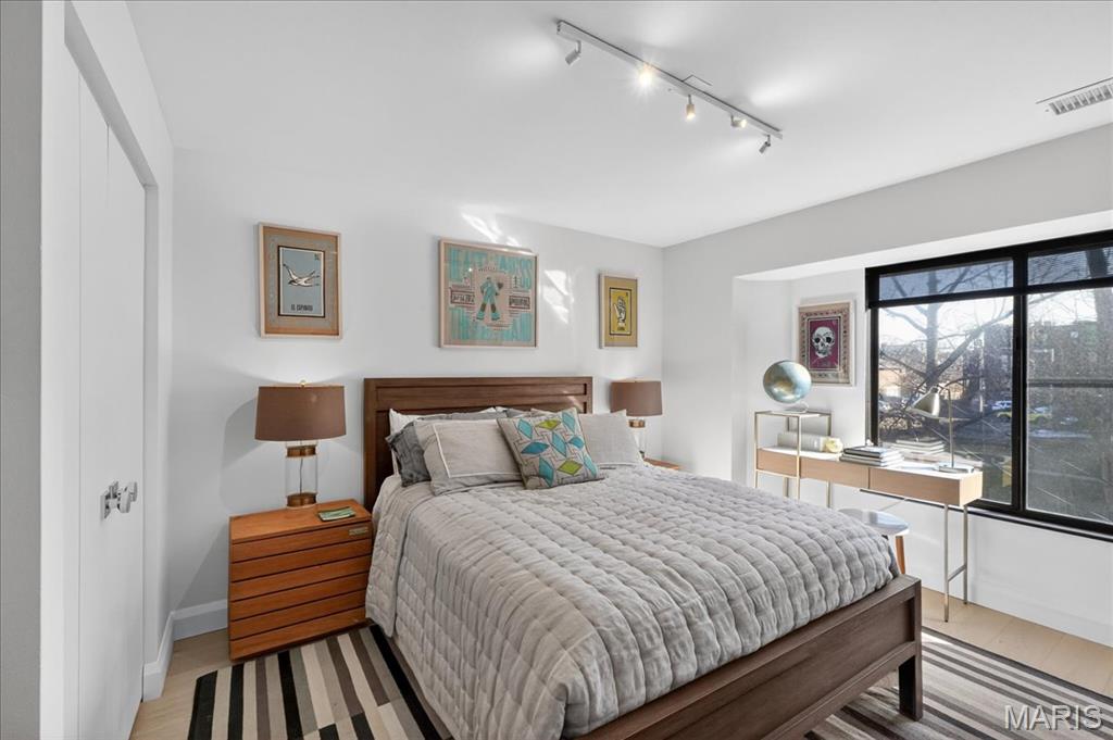 Waterford Square Condos - Residential