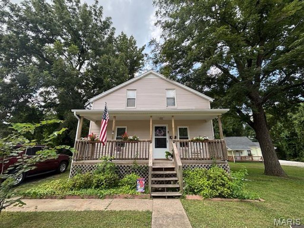 Photo of 807 E Jefferson Street, Jackson, MO 63755 (MLS # 25073648)