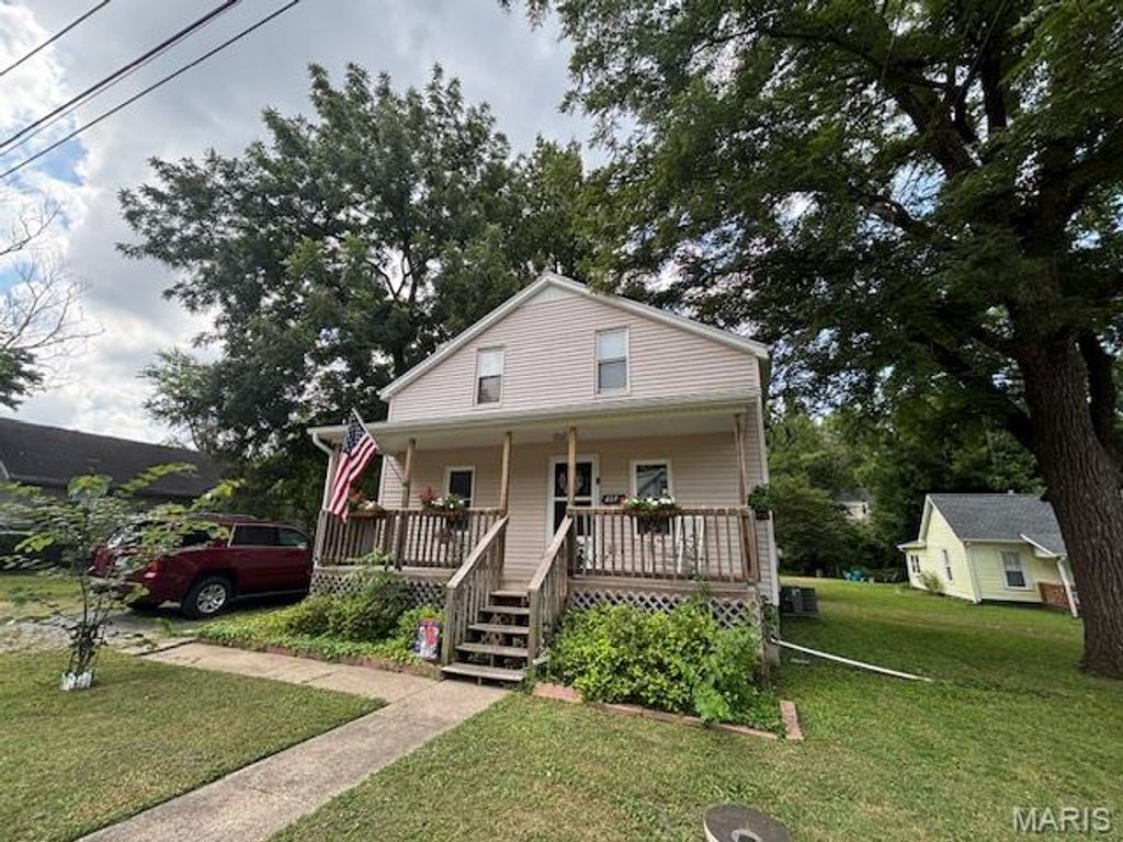Photo of 807 E Jefferson Street, Jackson, MO 63755 (MLS # 25073648)