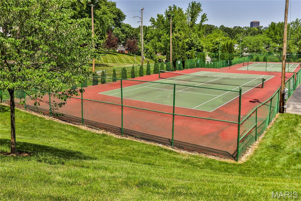 Brentwood Forest Condo Ph Eight - Residential