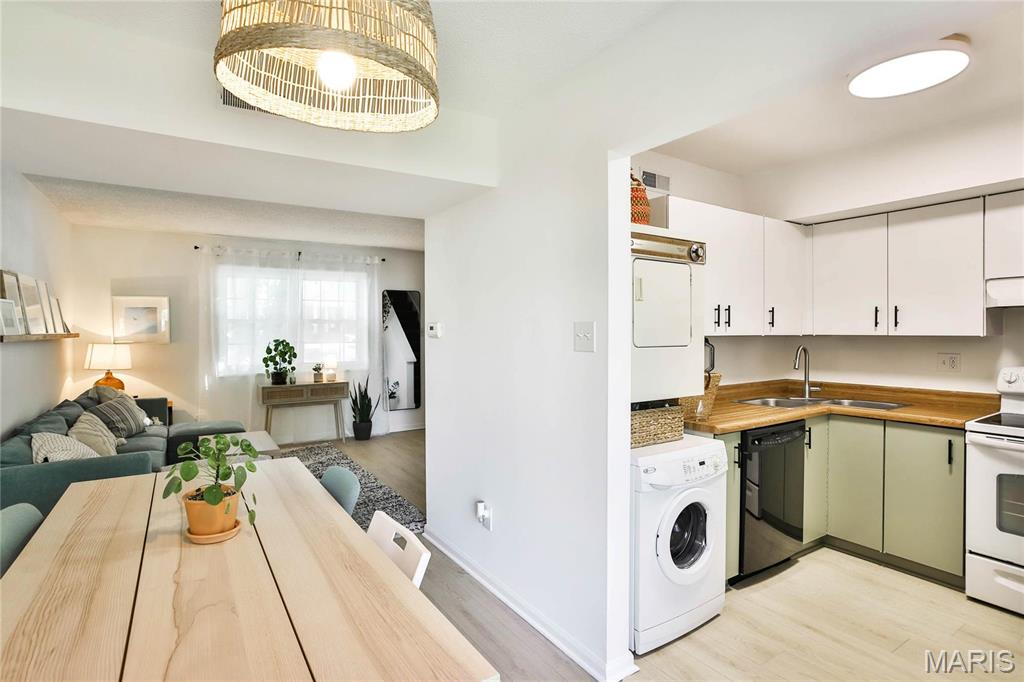 Brentwood Forest Condo Ph Eight - Residential