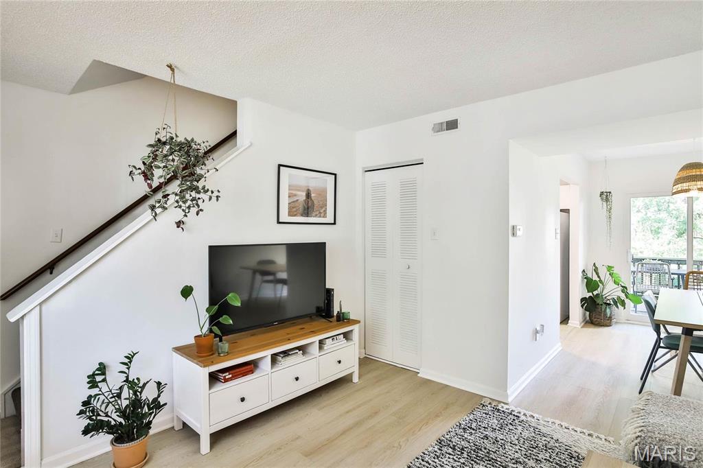 Brentwood Forest Condo Ph Eight - Residential