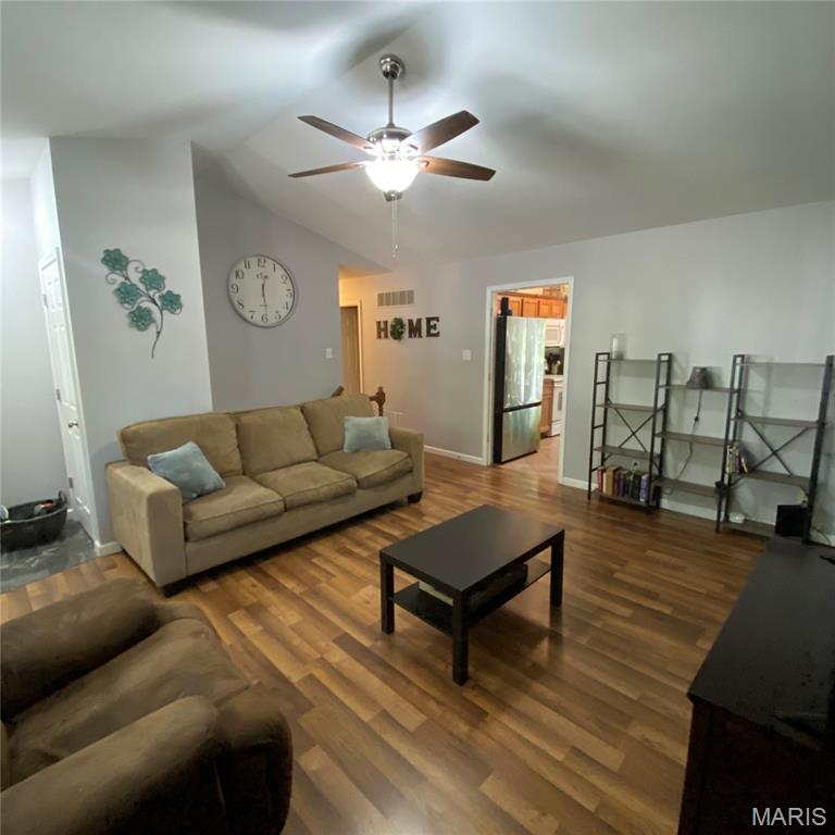 1275 Meadow Trail Lane