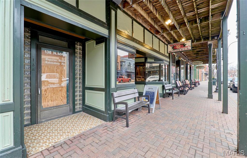 St. Charles - Commercial Sale