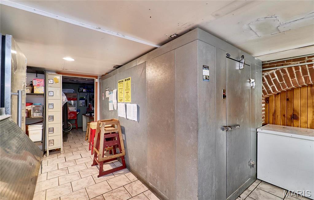 St. Charles - Commercial Sale