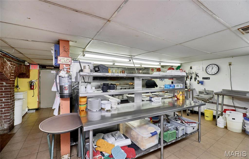 St. Charles - Commercial Sale