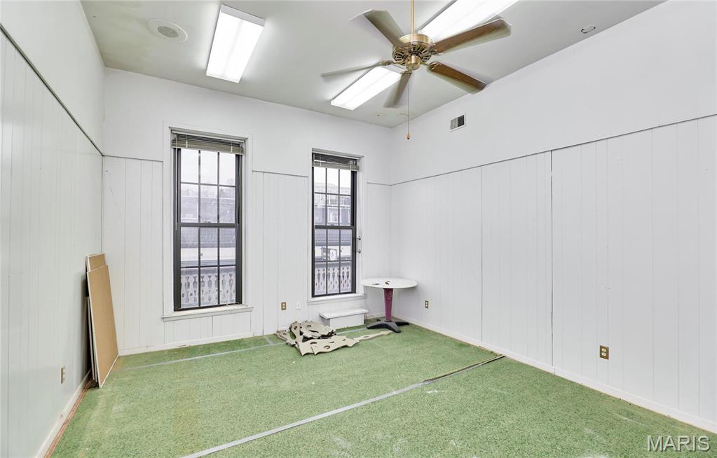 St. Charles - Commercial Sale