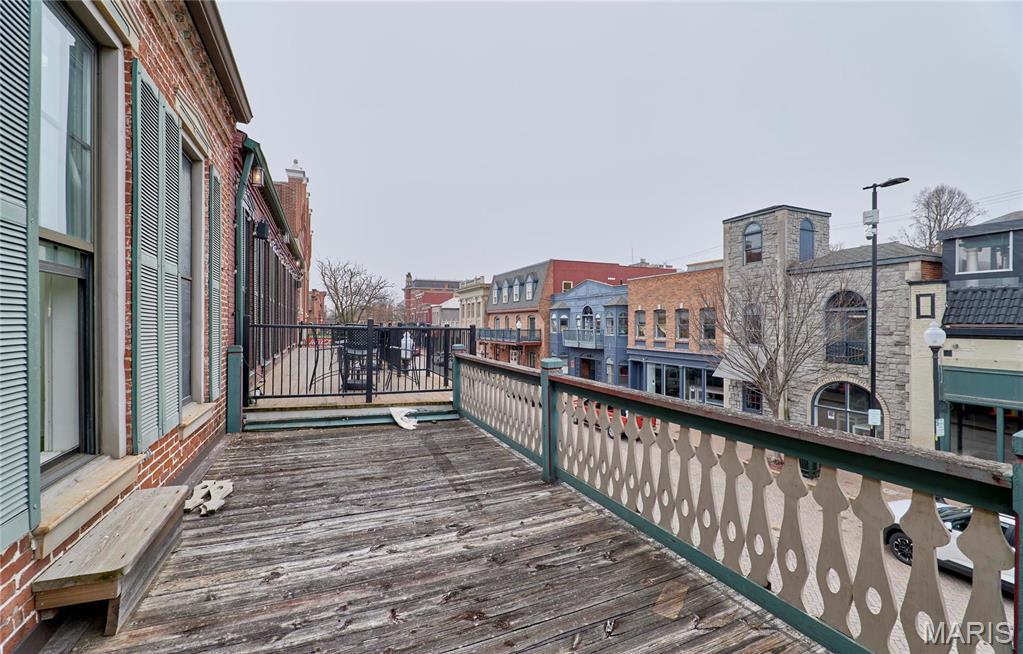 St. Charles - Commercial Sale