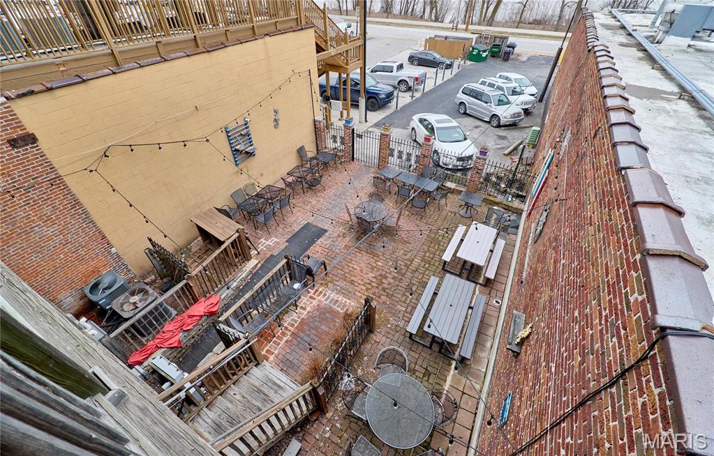 St. Charles - Commercial Sale