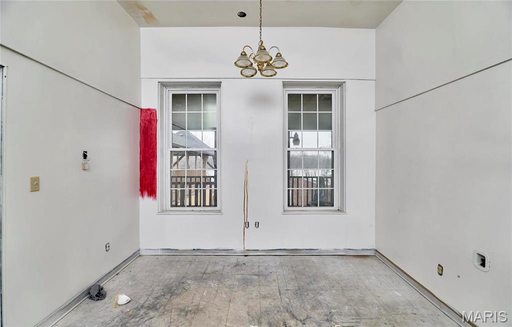 St. Charles - Commercial Sale