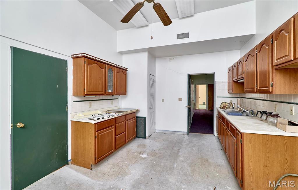 St. Charles - Commercial Sale