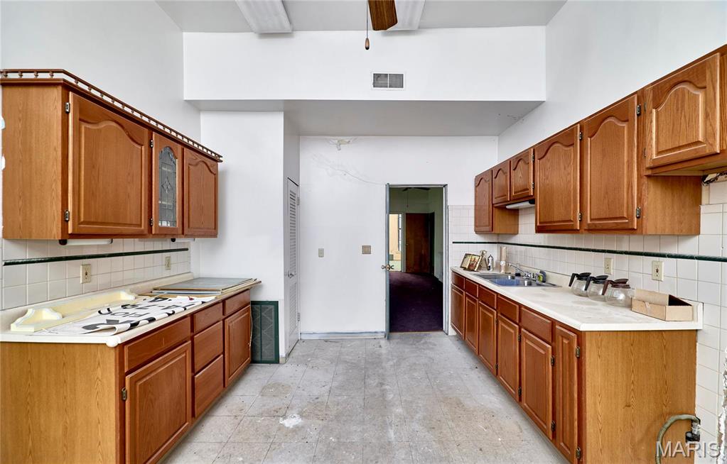 St. Charles - Commercial Sale