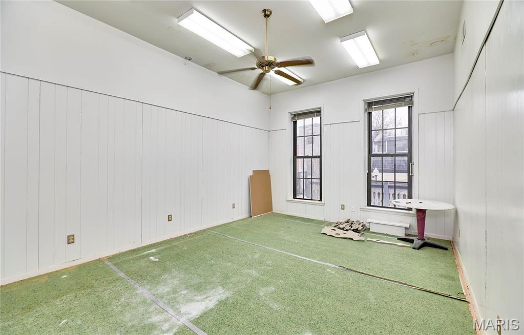 St. Charles - Commercial Sale