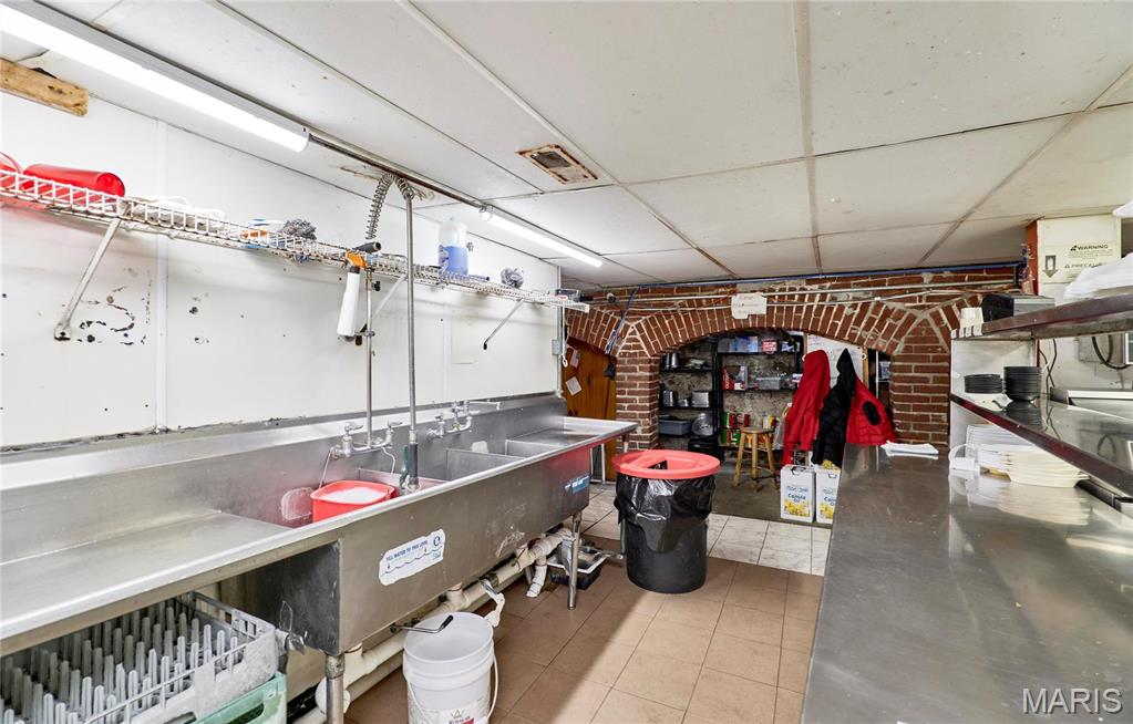 St. Charles - Commercial Sale