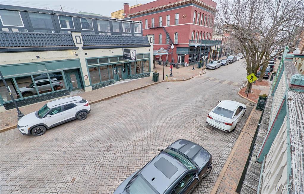 St. Charles - Commercial Sale