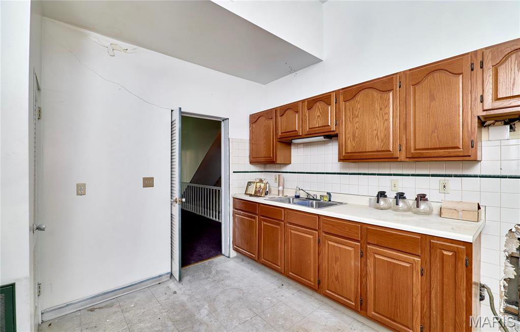 St. Charles - Commercial Sale