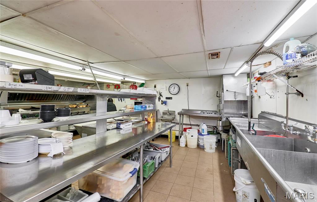 St. Charles - Commercial Sale