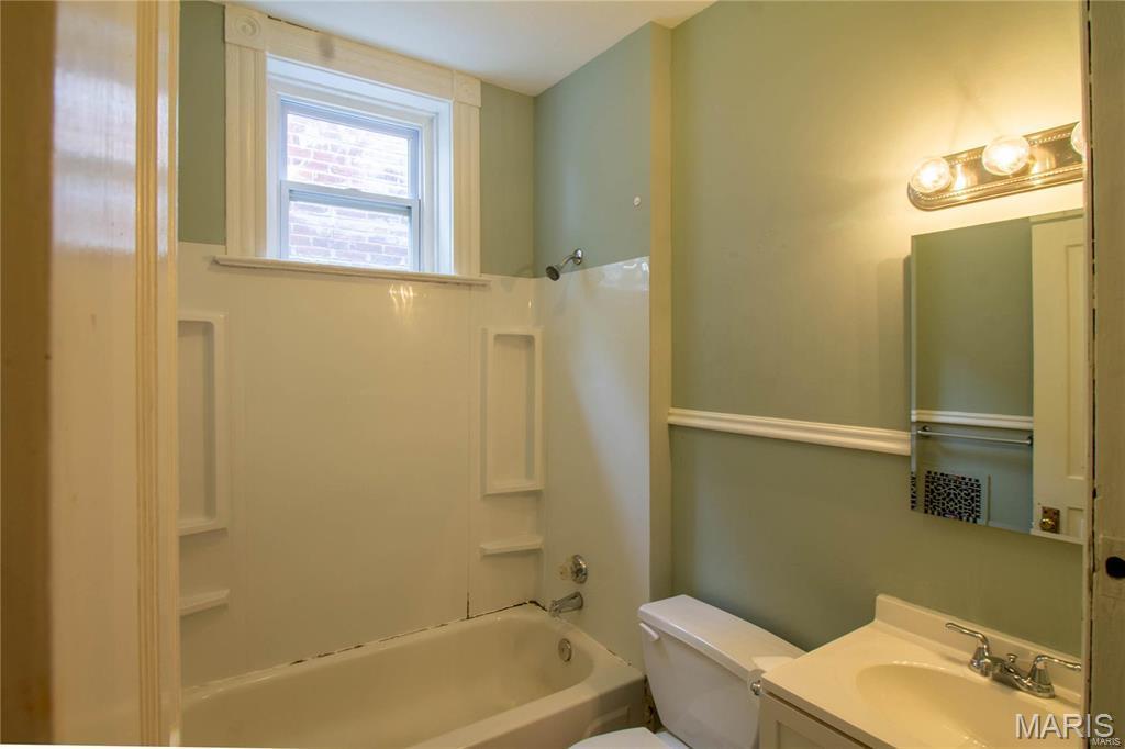 St Louis, Missouri 63110, United States, 2 Bedrooms Bedrooms, ,1 BathroomBathrooms,Residential,Active,187270