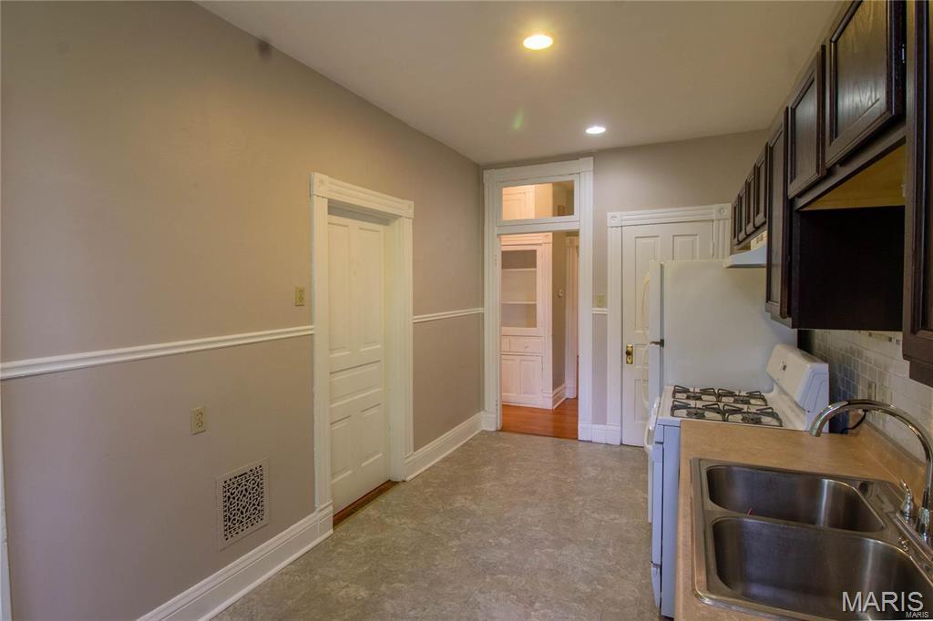 St Louis, Missouri 63110, United States, 2 Bedrooms Bedrooms, ,1 BathroomBathrooms,Residential,Active,187270