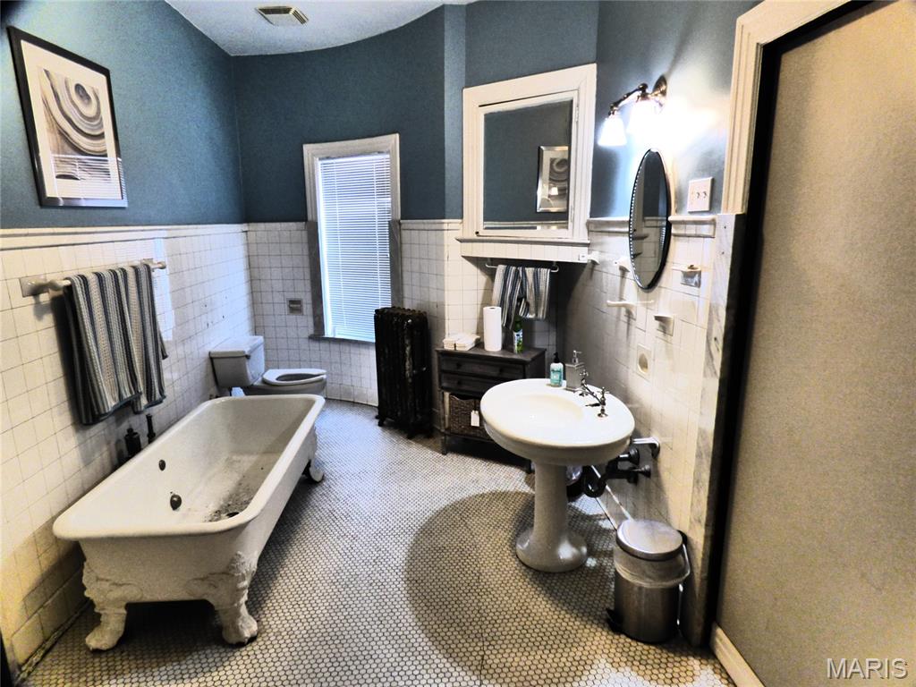 Rex - Commercial Sale