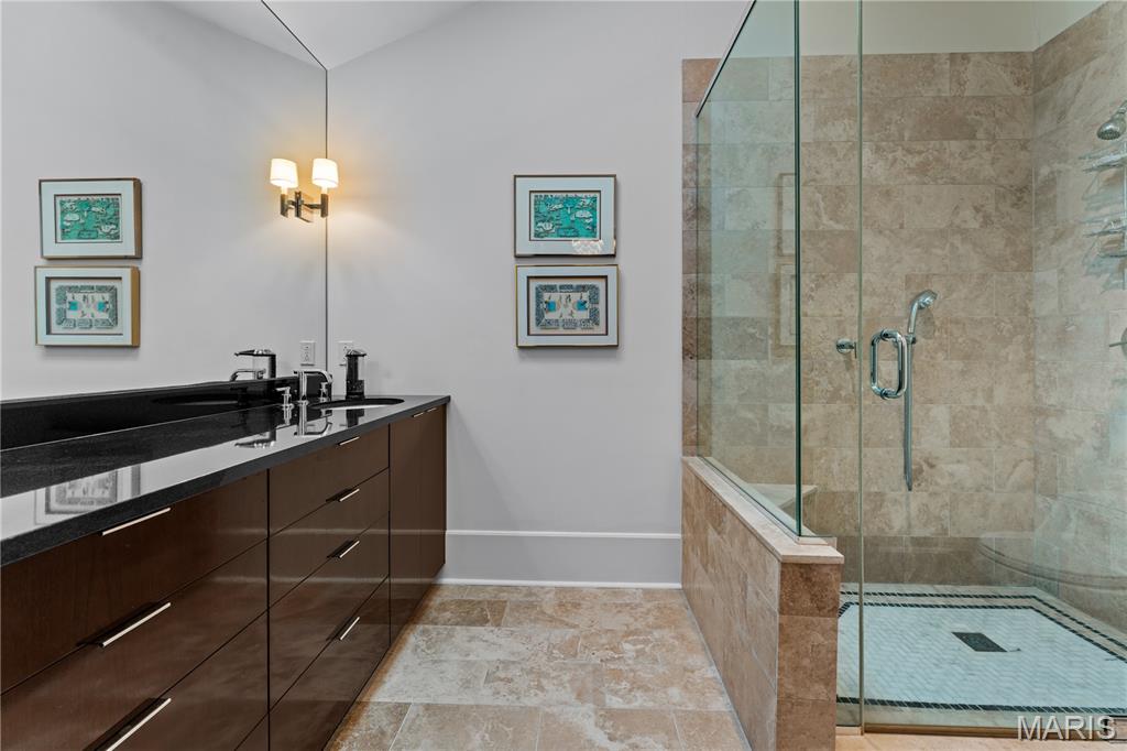 Shaw Park Villas Ph 2 Condo - Residential