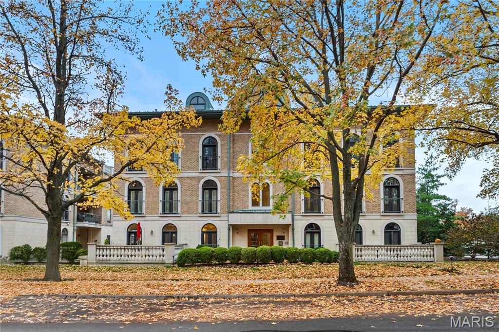 Shaw Park Villas Ph 2 Condo - Residential