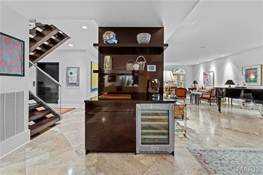 Shaw Park Villas Ph 2 Condo - Residential