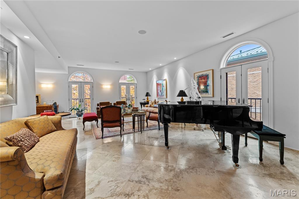 Shaw Park Villas Ph 2 Condo - Residential