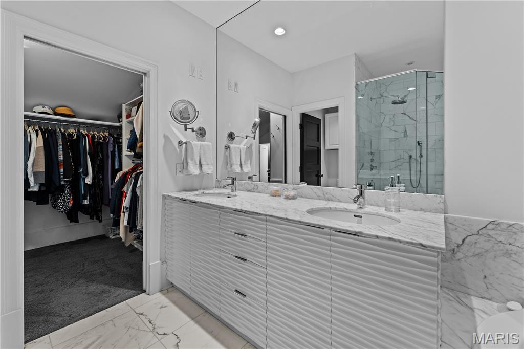 Shaw Park Villas Ph 2 Condo - Residential