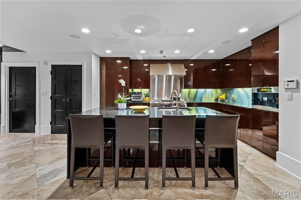 Shaw Park Villas Ph 2 Condo - Residential