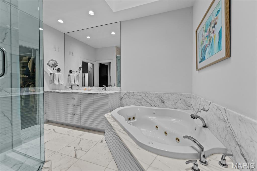 Shaw Park Villas Ph 2 Condo - Residential