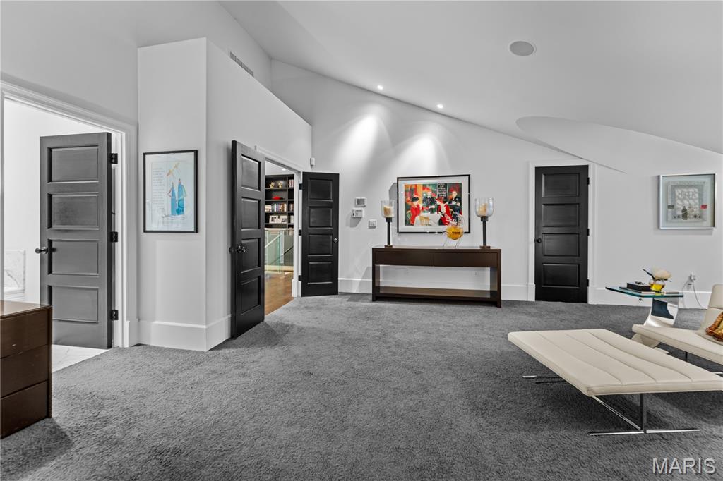 Shaw Park Villas Ph 2 Condo - Residential