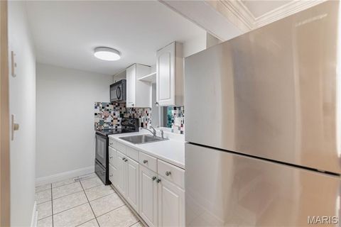 Tiny photo for 125 E Frisco Avenue, Webster Groves, MO 63119 (MLS # 26027930)