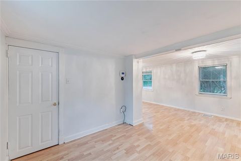 Tiny photo for 125 E Frisco Avenue, Webster Groves, MO 63119 (MLS # 26027930)