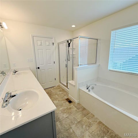 Tiny photo for 934 Little Fieldstone Ct Ct, Wentzville, MO 63385 (MLS # 26036901)