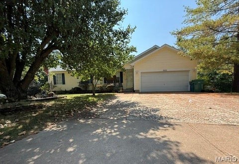 Photo of 3600 N Meadow Mill Drive, Arnold, MO 63010 (MLS # 26058191)