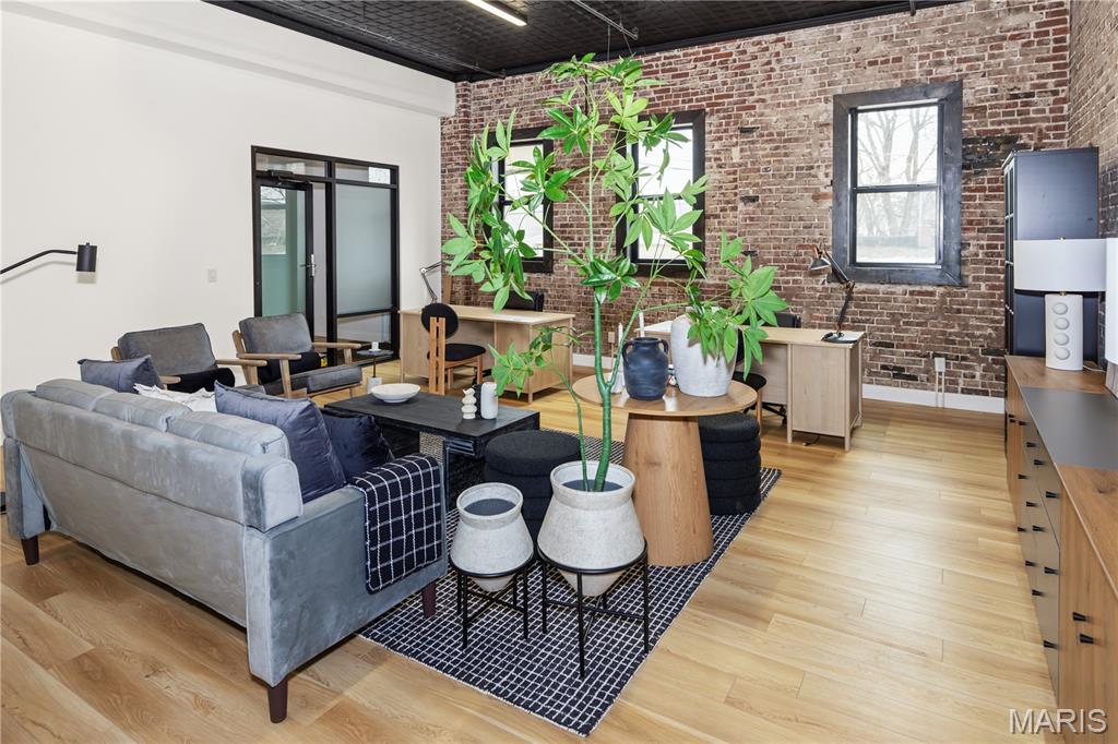 Munsons Sub - Commercial Lease