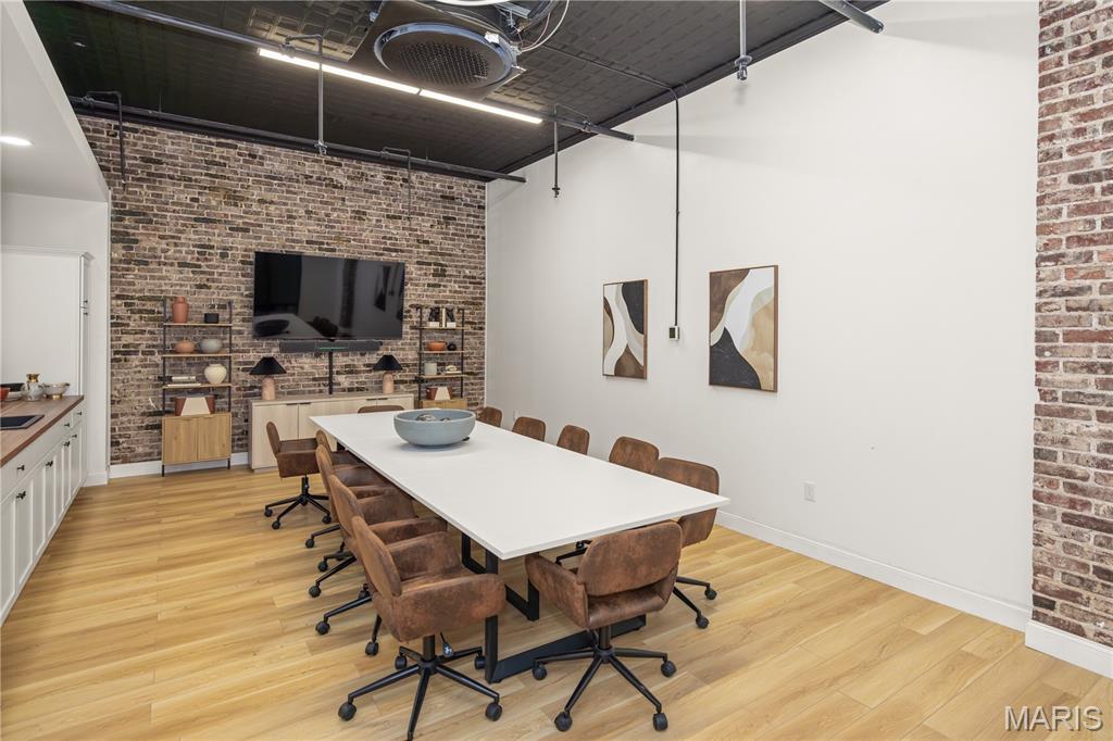 Munsons Sub - Commercial Lease