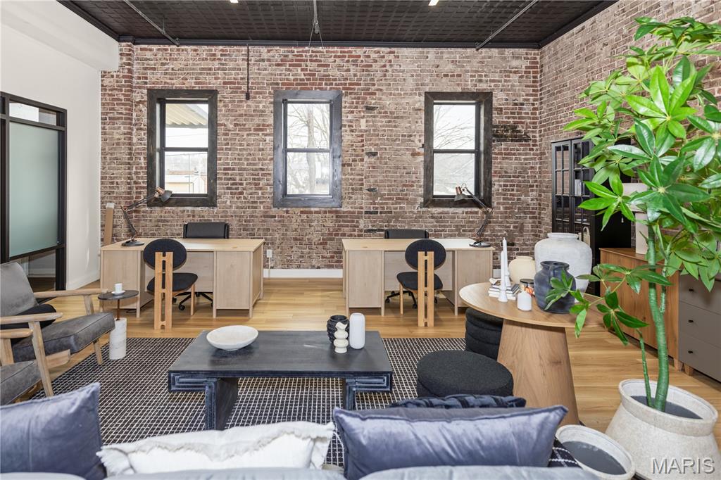 Munsons Sub - Commercial Lease