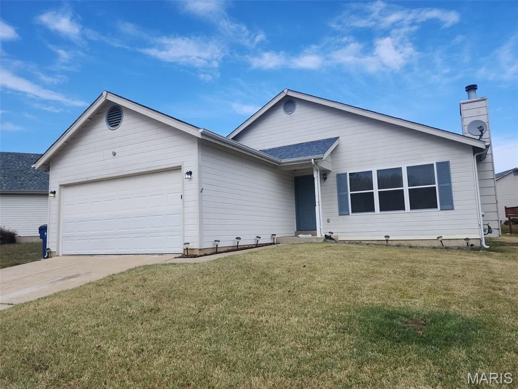 Photo of 14428 Williamsburg Manor Drive, Florissant, MO 63034 (MLS # 25073301)