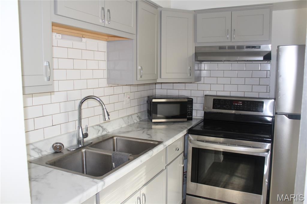 Hazelcrest Iii Condo - Residential